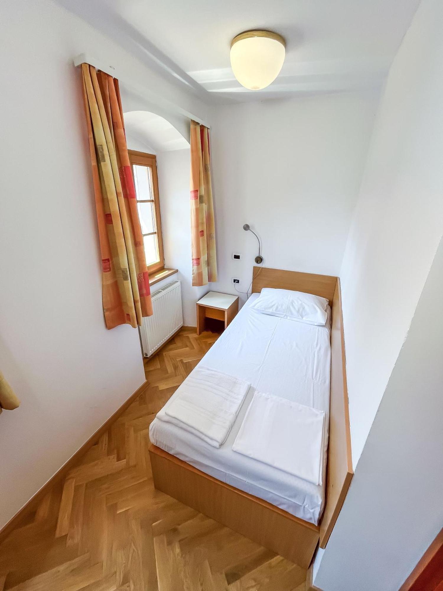 Hostel Sveta Ana Koper Exterior photo